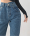 Windy High-waisted Jeans Look Thin And Straight